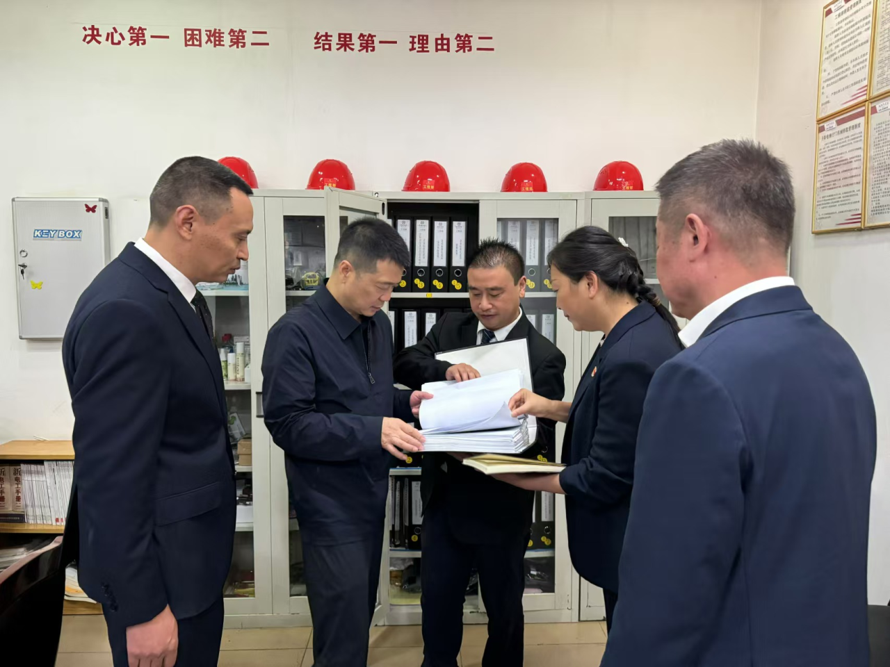 省40001百老汇集团党委书记、董事长游勇国庆节期间调研督导旗下酒店经营及安全生产工作